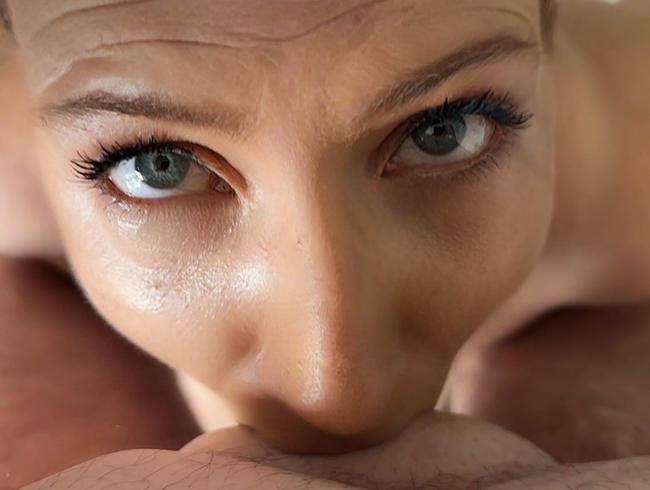 Download: Julia-Winter - Hier wird nicht gechillt! Gnadenlos Schwanz in den Hals!