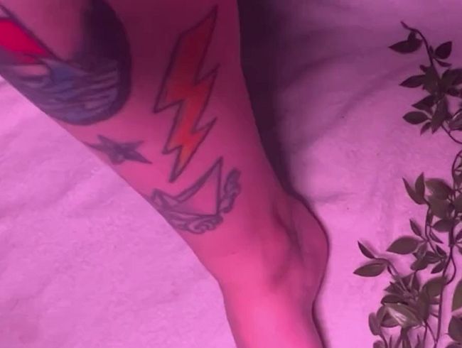 Download: JuliaAvarix - Fußfetisch?!