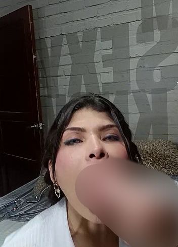 Download: JulieGambel - Tief, tief, sehr tief in die Kehle