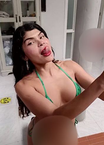 Download: JulieGambel - Nass und tief fick mein Gesicht