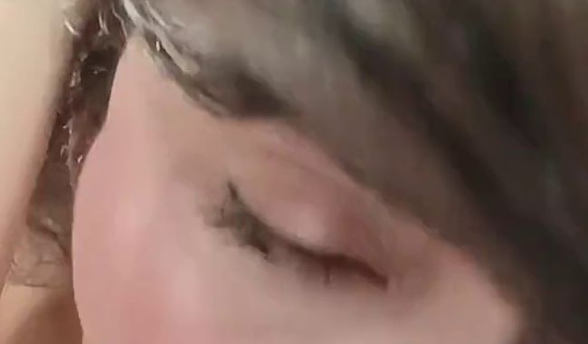 Download: JulieGambel - Große Beine und Nahaufnahme Blowjob #6