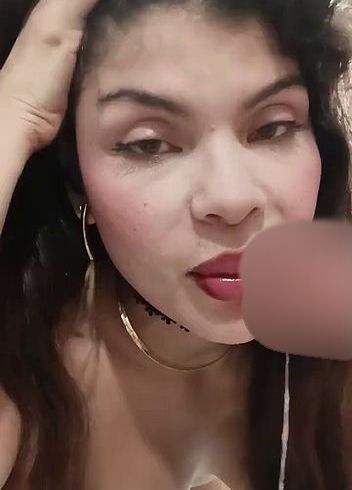 Download: JulieGambel - Große Beine und Nahaufnahme Blowjob #8