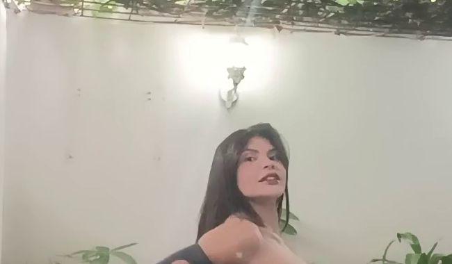 Download: JulieGambel - Streaptease