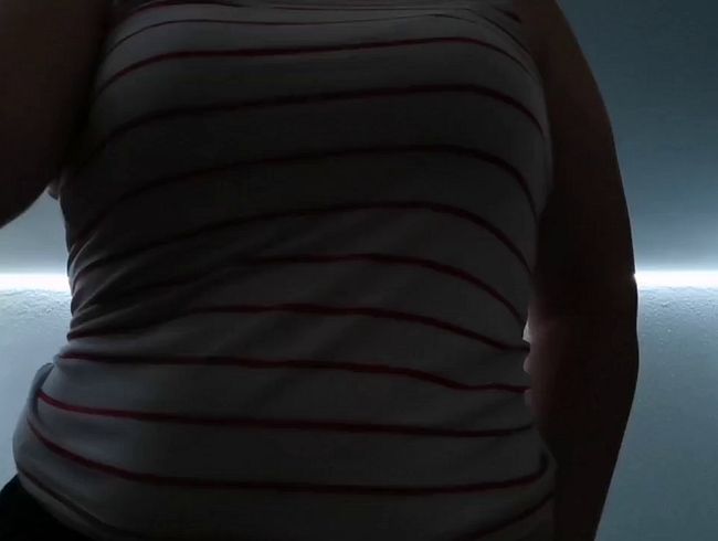 Download: Jumitaxu - Striptease und Orgasmuss im stehen... Komm und knie dich vor mich