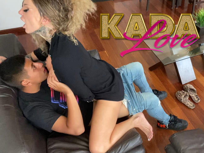 Download: KADA-LOVE - Im Wartezimmer verführt