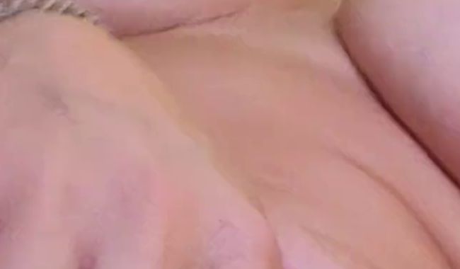 Download: Kalinka18 - Momentan einfach so geil am Morgen, das Hotelzimmer war nass