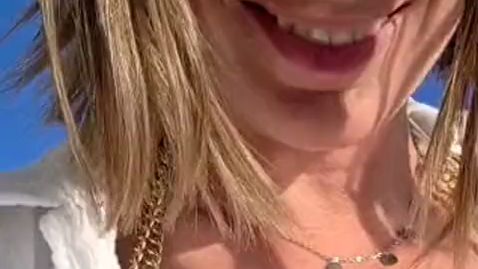 Download: Kalinka18 - Nippelblitzer am Strand in Korfu...