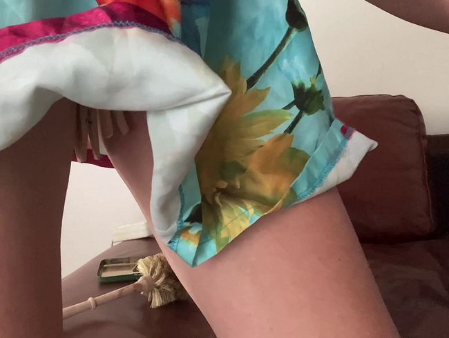 Download: KarinaHH - Klobürstenfick (Wunschvideo) Teil 2