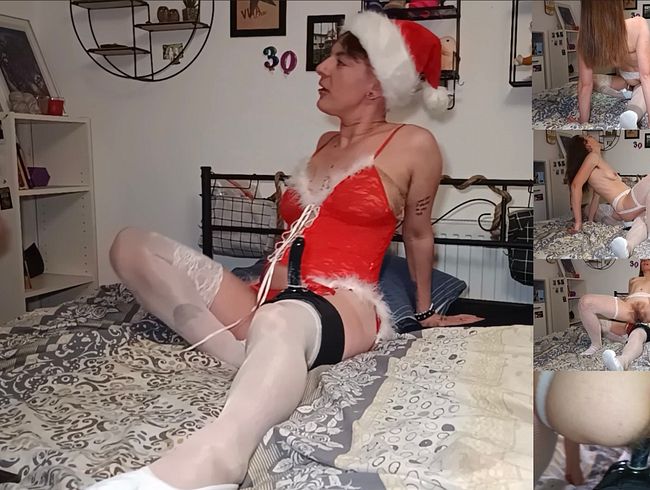 Download: KarinaHH - Weihnachtsmannfick