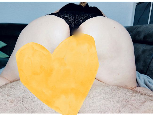 Download: KarinaNelson - Erst habe ich ihm einen geblasen, dann geritten – am Ende spritzte er meine Muschi voll