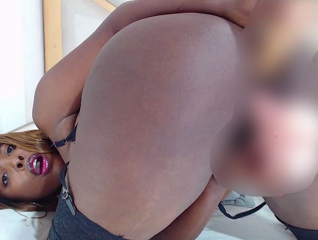 Download: KateBrownn - Doppelte Penetration im Doggystyle, der Anblick ist so geil