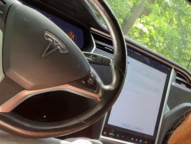 Download: KatherinePierce - Fotograf benutzt mich nach dem Shooting im Auto!