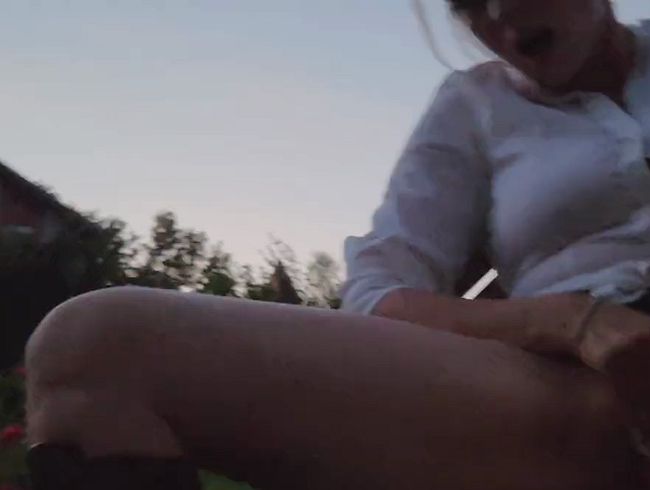 Download: KatherinePierce - Dark Desire im Garten-Heiße Stiefel, nasse Lust!