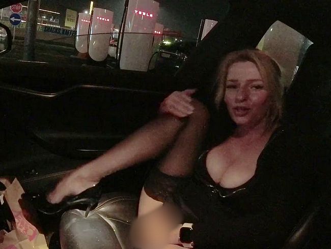 Download: KatherinePierce - Public Dildo Blasen, ich liebs Spanner geil zu machen!