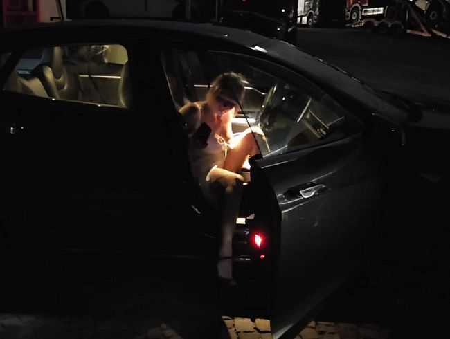 Download: KatherinePierce - Skankal! Auf dem Parkplatz vorgeführt