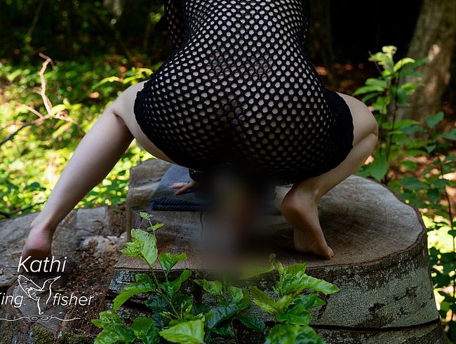 Download: Kathi_Kingfisher - Dildoritt im Wald II