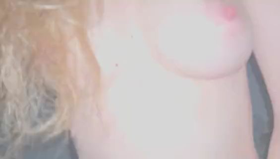 Download: Kati_Hot - Ich reite zum ersten mal meinen Dildo