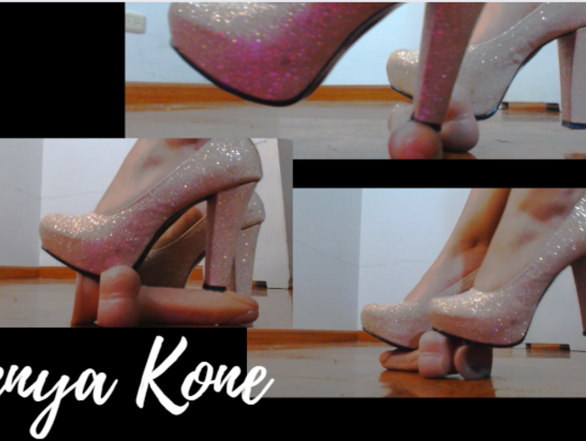 Download: KenyaKone - Ich trete mit meinen Absätzen auf deinen Penis