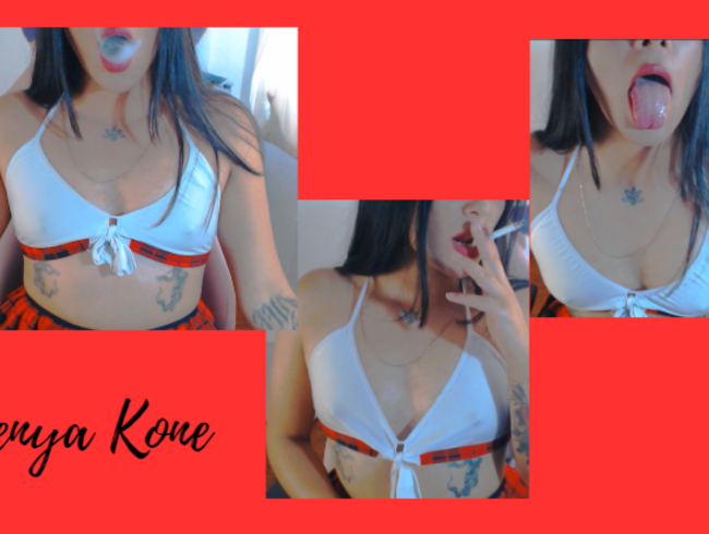 Download: KenyaKone - Schulmädchen beim Rauchen