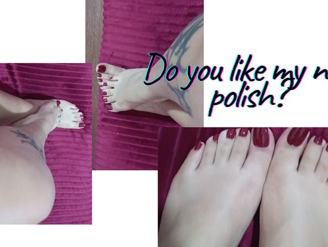 Download: KenyaKone - Sag mir, ob dir meine roten Nägel gefallen.