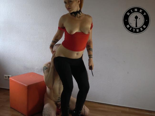 Download: Kinky-Berlin - Sie besitzt seinen Arsch Teil 2