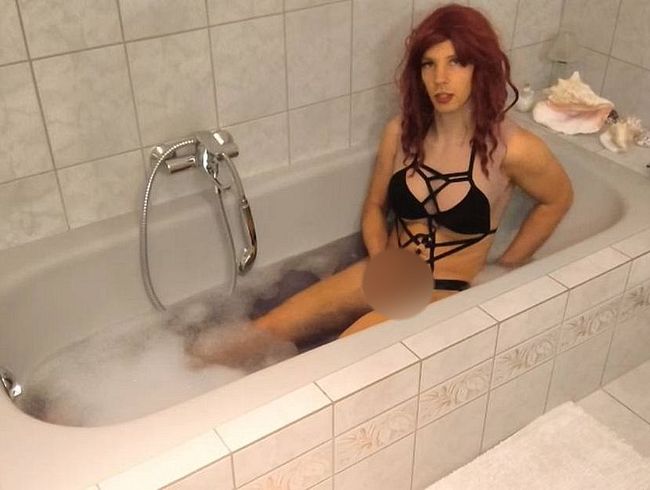 Download: Kinky-Kristina - Wichs deinen Schwanz geil mit mir!