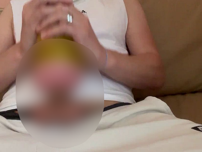 Download: KinkyMcLovin - Big Dick Bull fickt deine Frau während du arbeiten bist