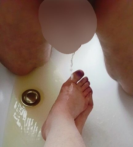 Download: Kinky_MissFeet48 - Auf meine Füße gepisst