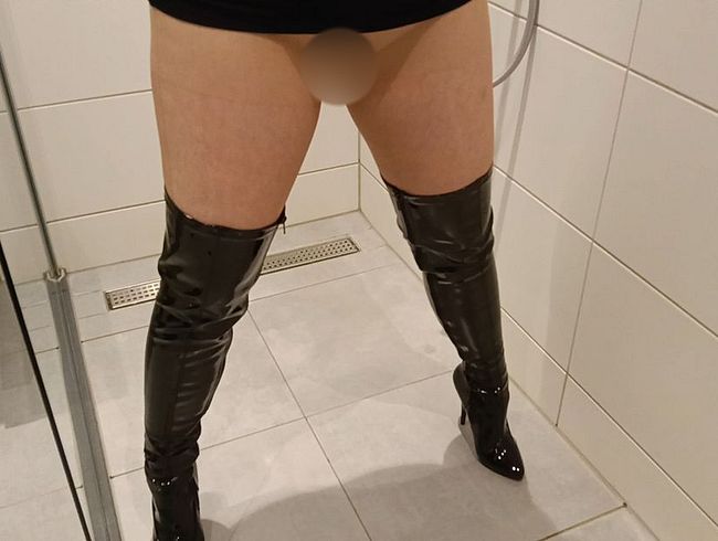 Download: Kinky_MissFeet48 - Ich habe auf meine Nuttenstiefel und Strumpfhose gepisst, während ich in Handschellen lag...