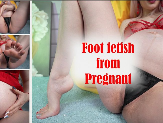 Download: KiraLoster - Fußfetisch von schwangerem Mädchen mit dickem Bauch!