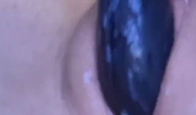 Download: Kitty17 - Meinen ersten vibrator mit euch gemeinsam testen