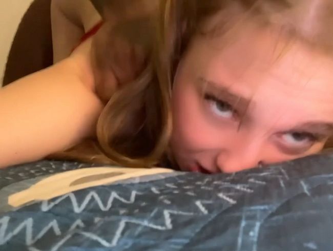 Download: KleineMaja - Mein erstes SEX VIDEO mit einem riesigen BBC..