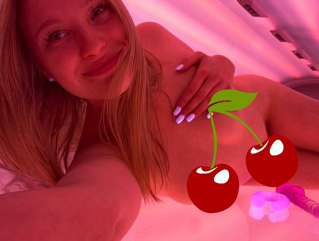 Download: KleineMaja - Hab einfach mein Spielzeug mit ins SOLARIUM genommen und es mir damit besorgt.. das war geil