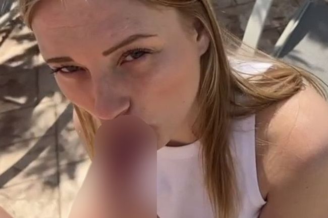 Download: KleineMaja - Spontaner Outdoor Blowjob mit geilem Cumshot