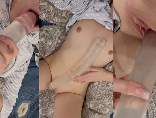 Download: KleineMaja - Besorge es mir mit einem Rieeeesen Dildo selbst.. habe ihn bis in meinem Bauch gespürt