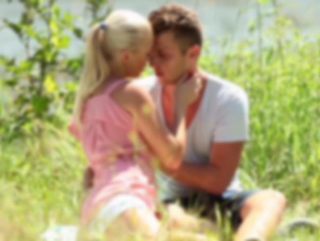 Download: KleineMiriam - Sonniges Ficknick am Fluss der perversen Gelüste!!!