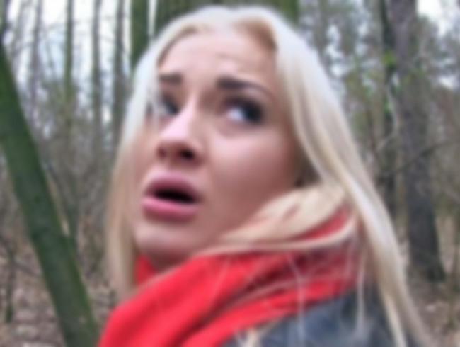 Download: KleineMiriam - POV Style! Fremdbesamung beim Waldspaziergang!!!