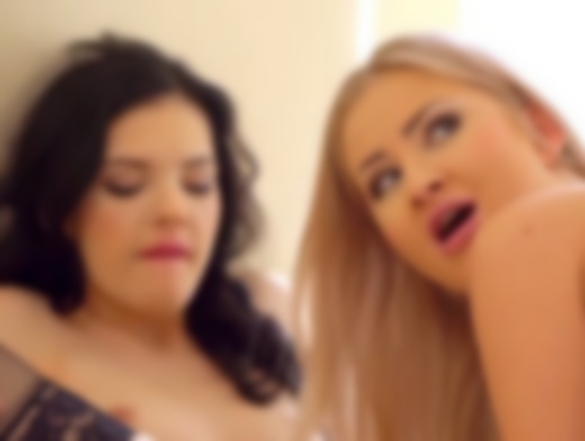 Download: KleineMiriam - Perversen Slip-Sammler beim Höschen durchwühlen erwischt!!!