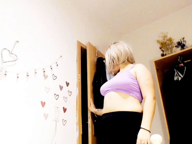 Download: Krisss234 - Ich habe mich in dein Zimmer geschlichen, um auf deinem Gesicht zu sitzen und mit meiner Muschi zu spielen