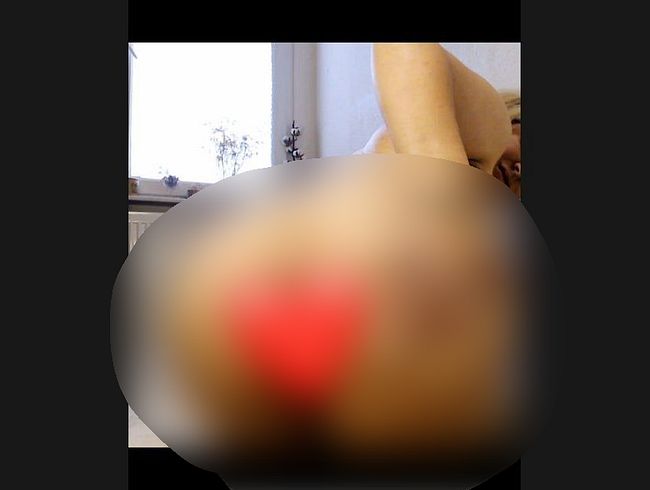 Download: Krisss234 - Geleebär, der aus meinem saftigen riesigen Arsch kommt, möchtest du ihn essen?