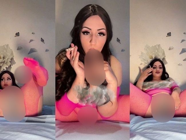 Download: Krisss234 - POV: Ich rauche, ich lutsche mein Spielzeug und ficke meine saftige Muschi