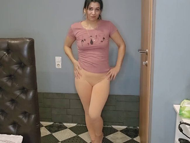 Download: KristinaSlut - Nasse Hose. In die Hose gepinkelt.