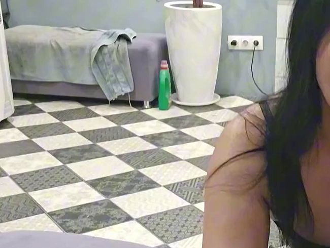 Download: KristinaSlut - Sie gehen unter einer Bedingung: Der Ehemann muss dem Chef gehorchen.