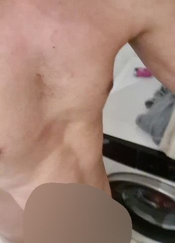 Download: Labuxe - Es wird Zeit sich Nackig zu zeigen da es jetzt in die wanne geht