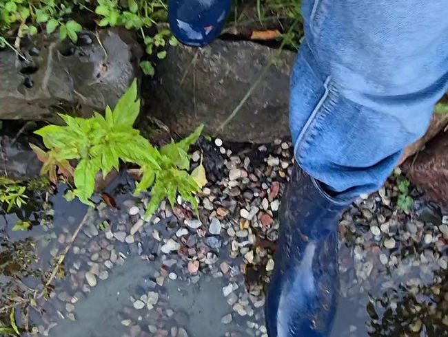 Download: Lady-Amy - Gummistiefel ... einfach mal im Garten rum Spazierengehen (ohne Ton)