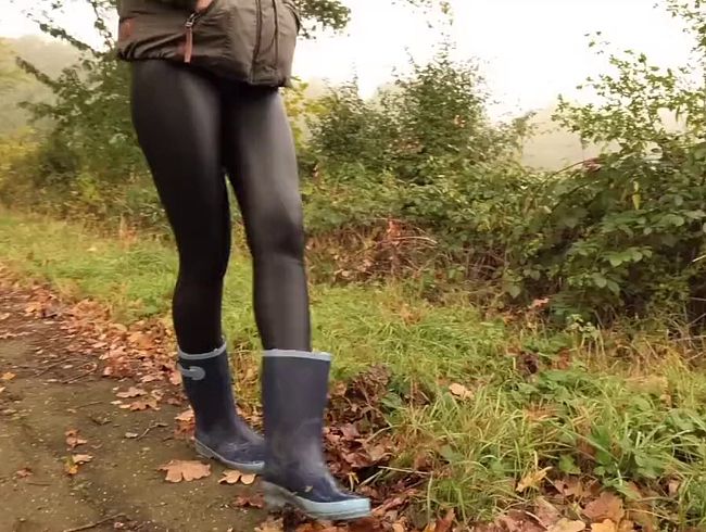 Download: Lady-Amy - Schlendern in Gummistiefel -der Herbst ist da-ich laufe mit meinen Gummistiefeln durch die Blätter