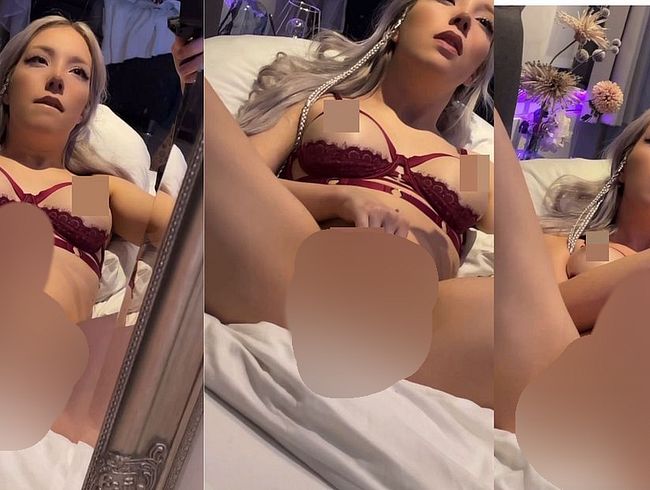 Download: Lady-Khaleesi - Geile Masturbation vor dem Spiegel! Ich packe meinen Vibrator aus und besorge es mir richtig geil!