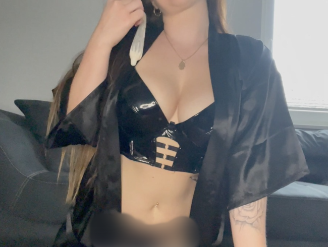 Download: Lady-Kira - Nur Fickreste und Socken für dich!