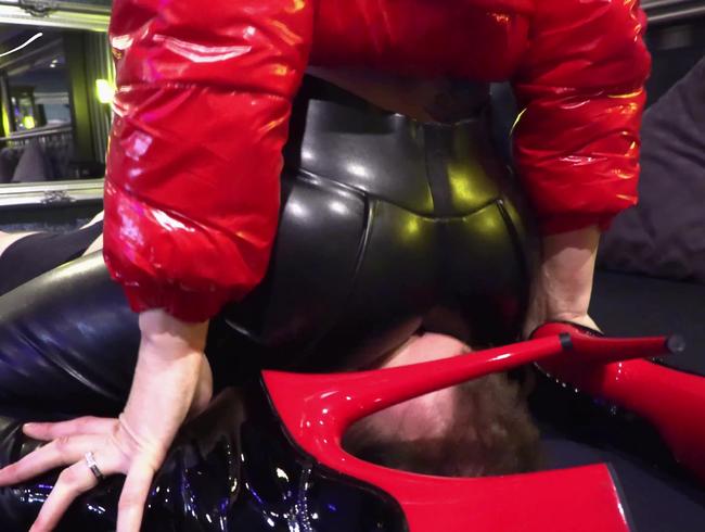 Download: Lady-Meli - Facesitting! Süchtig nach meinem Arsch