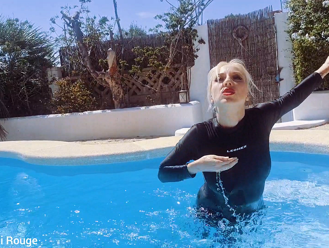Download: Lady-Naomi-Rouge - Wet Spandex Lycra Catsuit